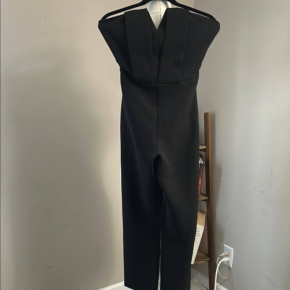 Luxxel Black V-Neck Jumpsuit with Cap Sleeves size small like new